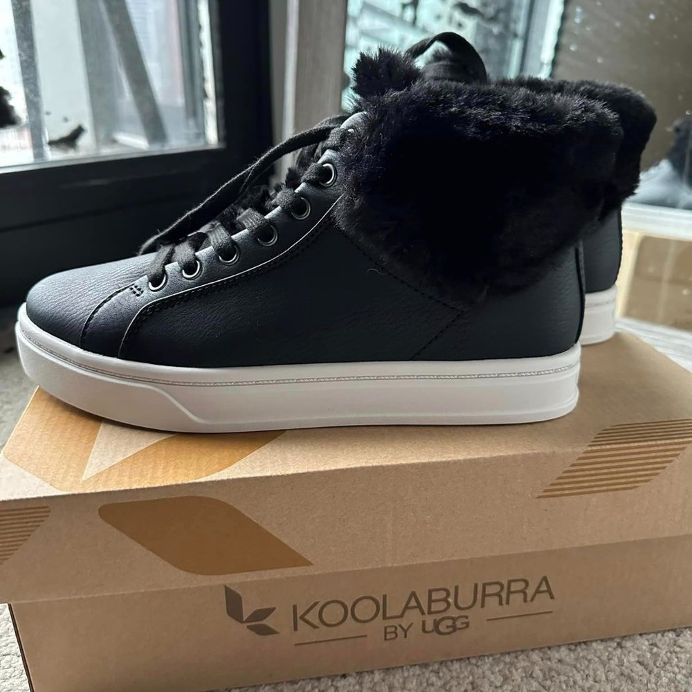 Koolaburra by UGG Sundell Fuzz Chukka size 6
